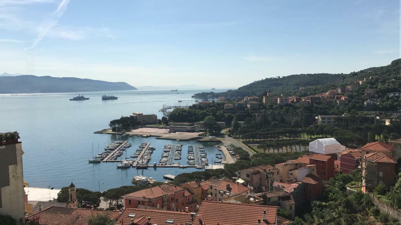 Jolly Roger Affittacamere La Spezia Bagian luar foto